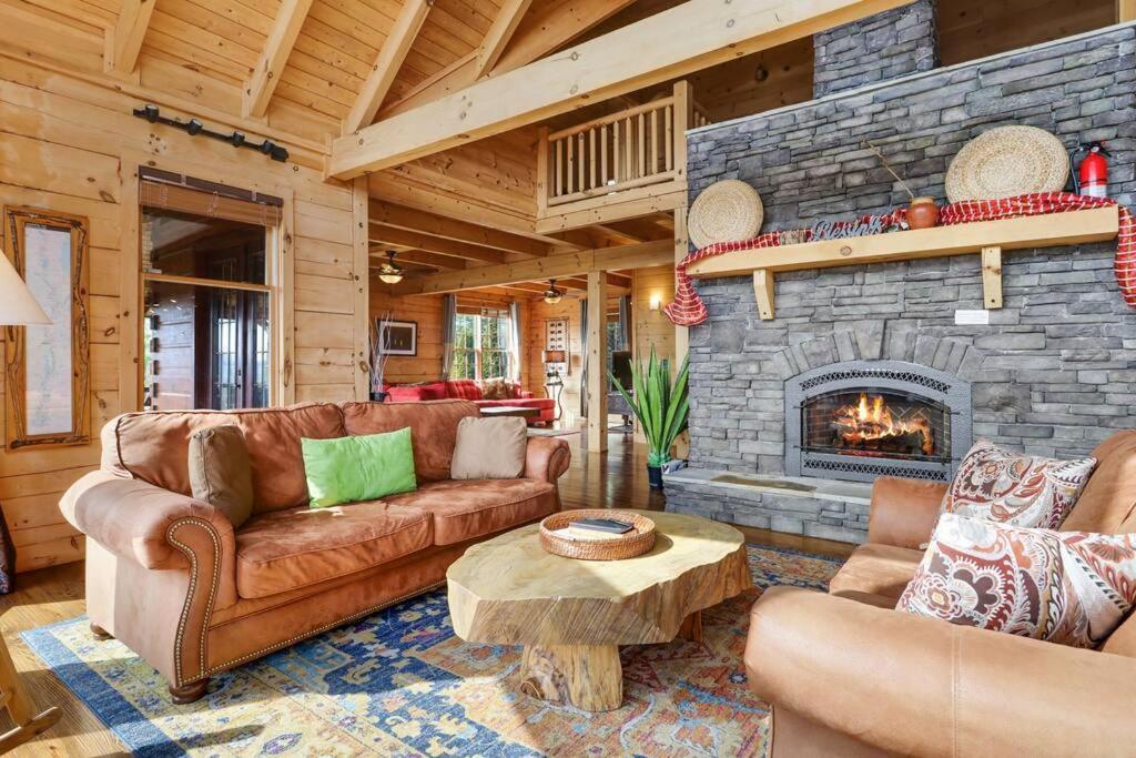 Sky High Lodge By Bk Stays. Large Cabin. Amazing Views. Game Room. Jacuzzi. Six Bedrooms. Sleeps 12 Blue Ridge Esterno foto