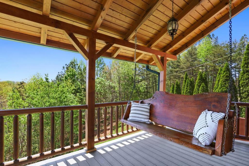 Sky High Lodge By Bk Stays. Large Cabin. Amazing Views. Game Room. Jacuzzi. Six Bedrooms. Sleeps 12 Blue Ridge Esterno foto